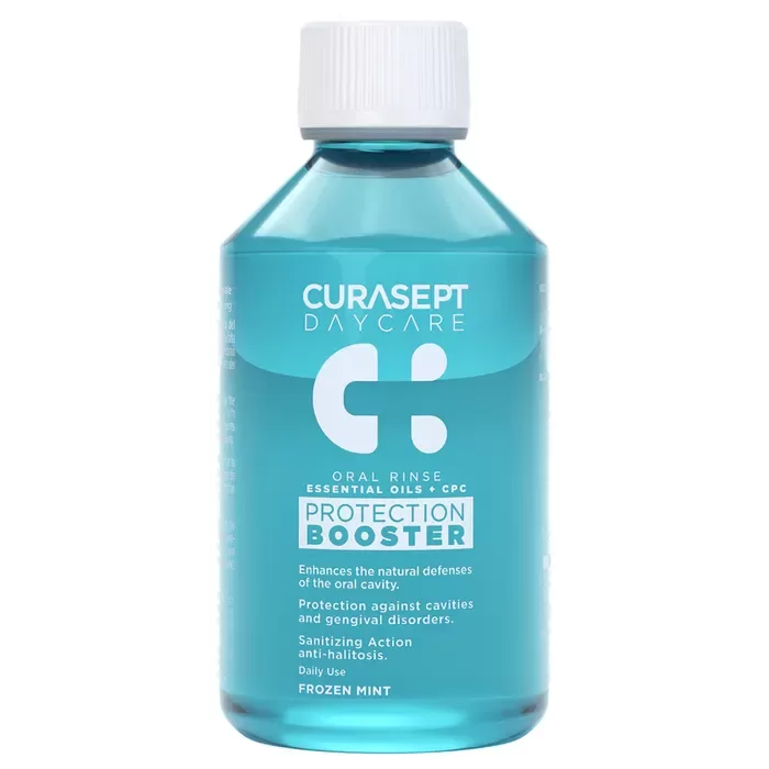 Curasept Daycare Protection Booster Frozen Mint burnos skalavimo skystis (250 ml) 